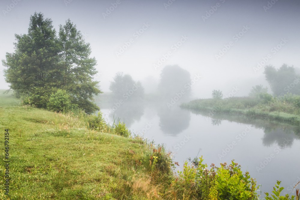 Nad rzeką 2