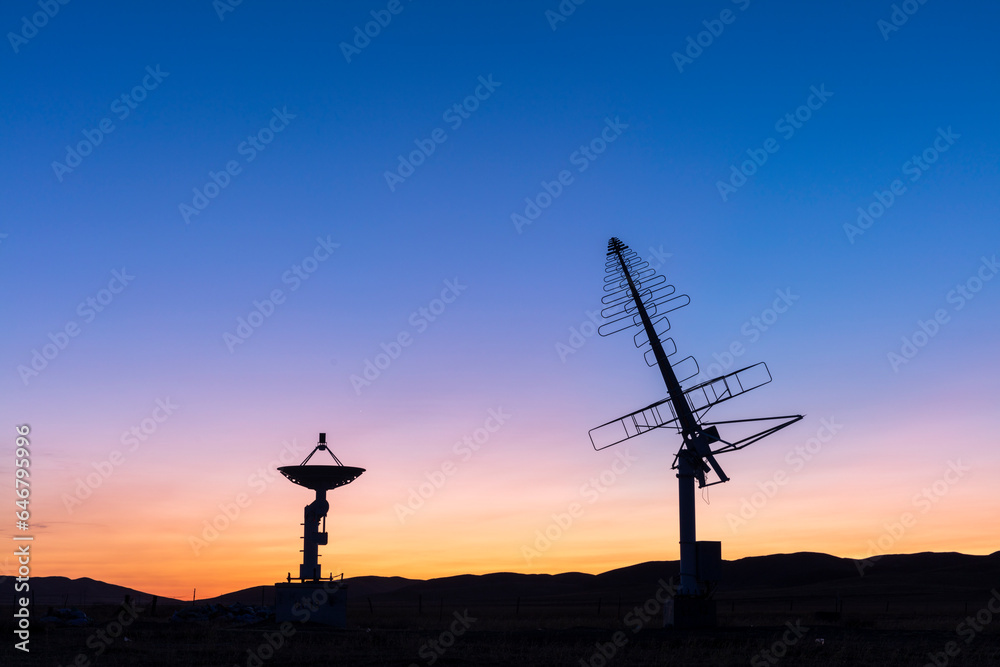 The observatory in the evening, the silhouette of the radio telescope