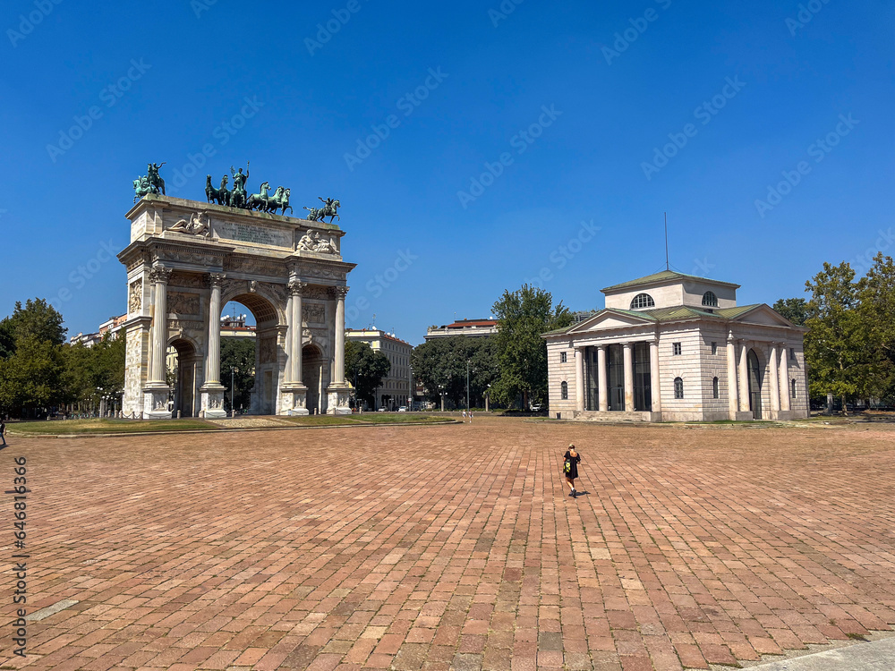 Obraz premium triumphal arch in Milan
