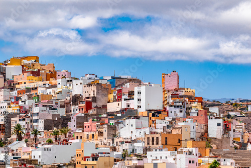 Photo of the colorful houses in the town of San Juan, Las Palmas de Gran Canaria, in the Canary Islands, taken in July. © Wanderaleck