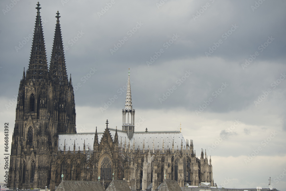 Cologne Cathedral in side view in rainy weather