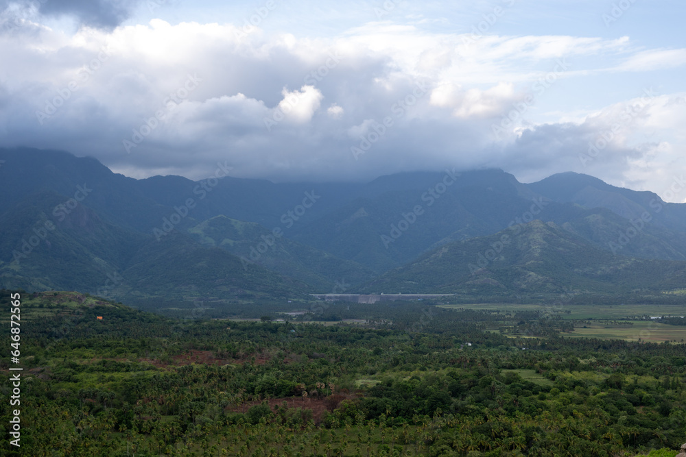 Fototapeta premium landscape with clouds fromm Thirumalaimurugan temple