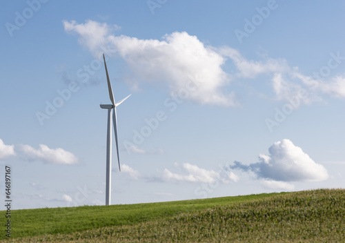éolienne dans un champ
