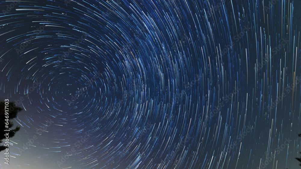 star-trail-of-stars-moving-in-the-night-sky-around-the-north-star