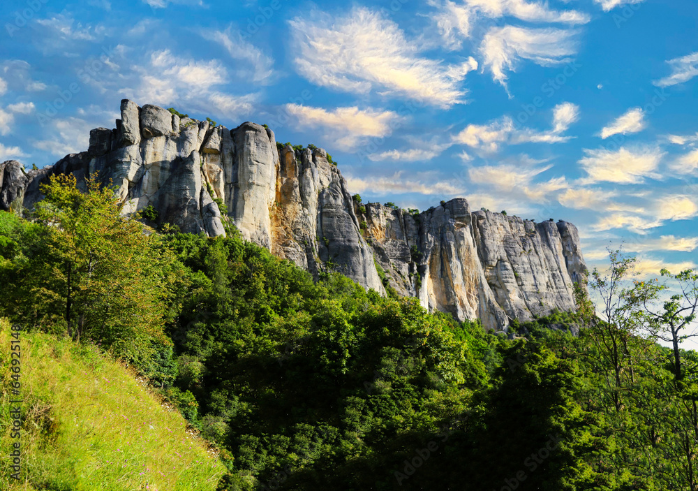 Fototapeta premium Tranquil Tuscany: The Breathtaking Beauty of the Tuscan-Emilian Apennine Hills with Bismantova Rock in the Distance