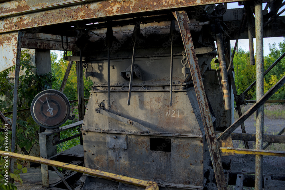 Bunker for loading asphalt in an abandoned plant Bunker for loading asphalt in an abandoned plant
