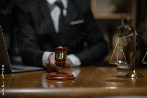 Wallpaper Mural Lawyers  having through online Concepts  of Legal services at the law office. Torontodigital.ca