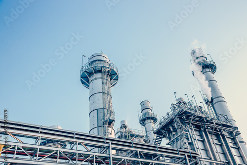 Foto Clean new Power Plant Advance energy industry building with carbon free chimney