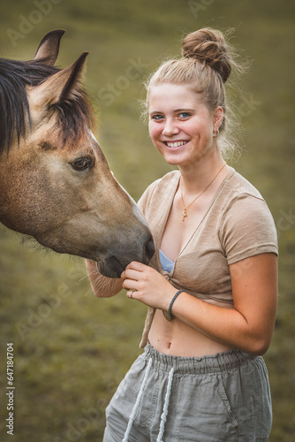 Mädchen mit Pferd/Pony © Petra Fischer