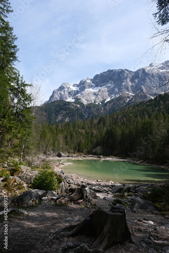 Fototapeta Naklejka Na Ścianę i Meble -  See vor den Alpen