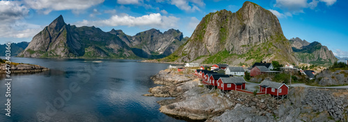 Fotografie The idyllic and picture perfect fishing village of Hamnøy or Hamnøya, north Reine, Vestfjorden, Moskenes, Lofoten Islands, Nordland, Norway