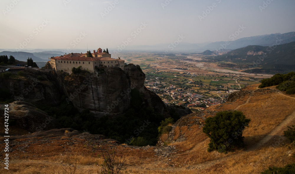 Fototapeta premium Monasteries on Meteora photographed at dawn