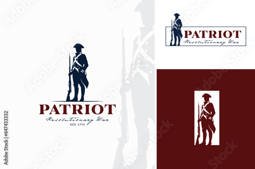 Fotografia Classic Continental Patriot Army Standing with Tricorn Hat Silhouette