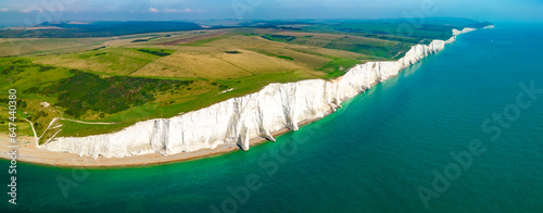Photographie An aerial drone view of the Seven Sisters cliffs on the East Sussex coast, UK