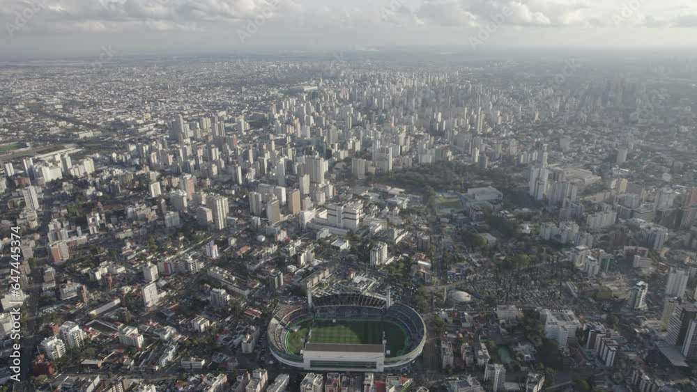 imagem com drone do Estádio Couto Pereira em Curitiba