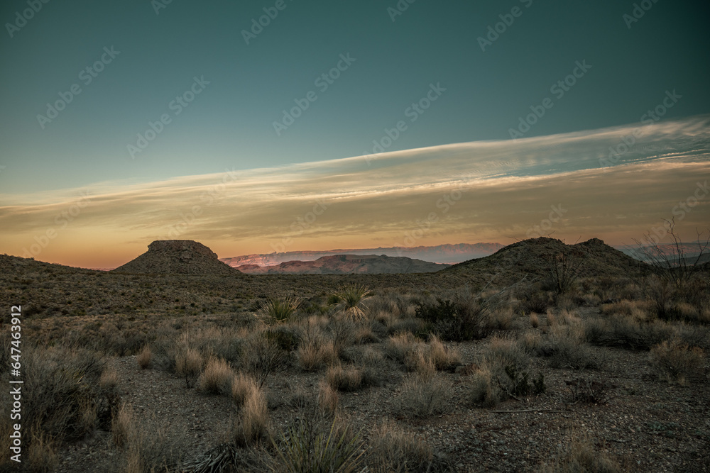 Fototapeta premium Evening Light Fades Over The Sierra Del Carmen Mountains In Big Bend