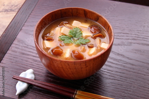 なめこと豆腐の味噌汁