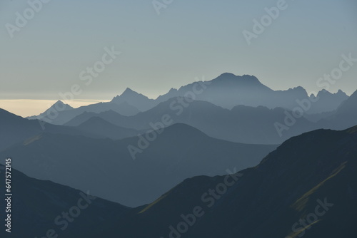 Tatry, wschód słońca, mgła, poświata, szczyty, zamglone, krajobraz, góry, niebo, panorama, poranek,  © Albin Marciniak