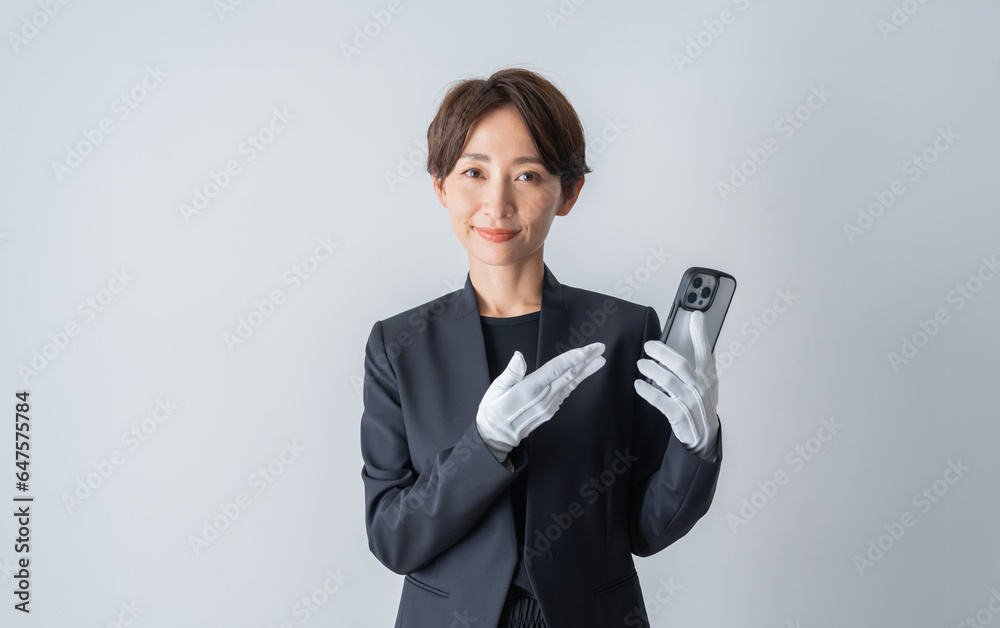手袋をつけた日本人女性 手袋をつけた日本人女性