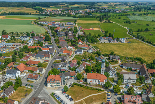 Altenmünster, Marktgemeinde im Landkreis Augsburg in Schwaben aus der Luft