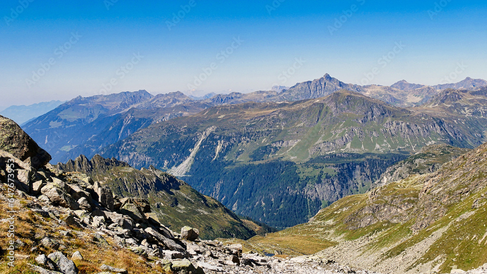 Blick von der Bielerspitze auf die Montafoner Bergwelt - obrazy, fototapety, plakaty 