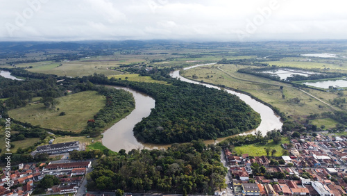 Foto aérea do Rio Paraíba do Sul