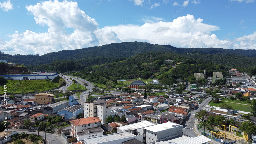 Visão aérea da serra da cidade de Mogi das Cruzes, SP, Brasil.
