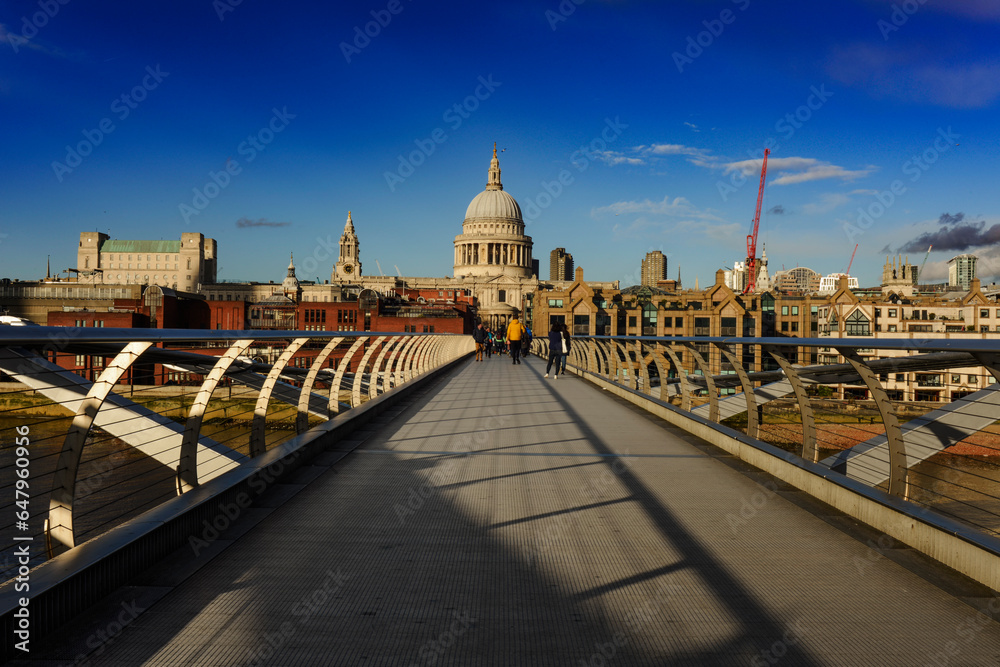 london st paul's cathedral millennium bridge