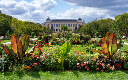 The exterior of Gallery of Evolution in The Jardin des plantes (French for "Garden of the Plants"), main botanical garden in France.