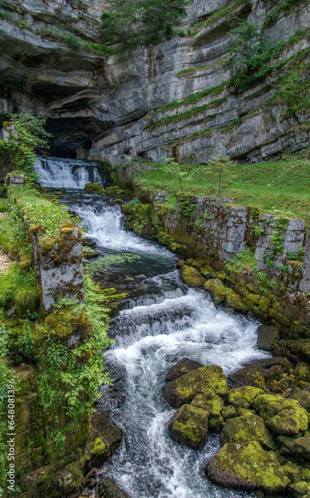 La Loue près de sa source à Ouhans, Doubs, France