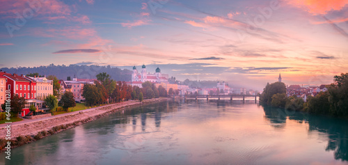 Obraz na płótnie Passau Skyline, Germany. Panoramic cityscape image of Passau skyline, Bavaria, Germany at foggy autumn sunrise. w salonie