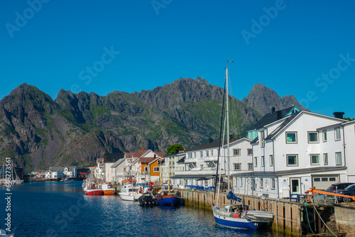 The popular fishing village of Henningsvaer on the southern coast of the Austvågøya island, Lofoten Islands, Nordland, Norway © Luis