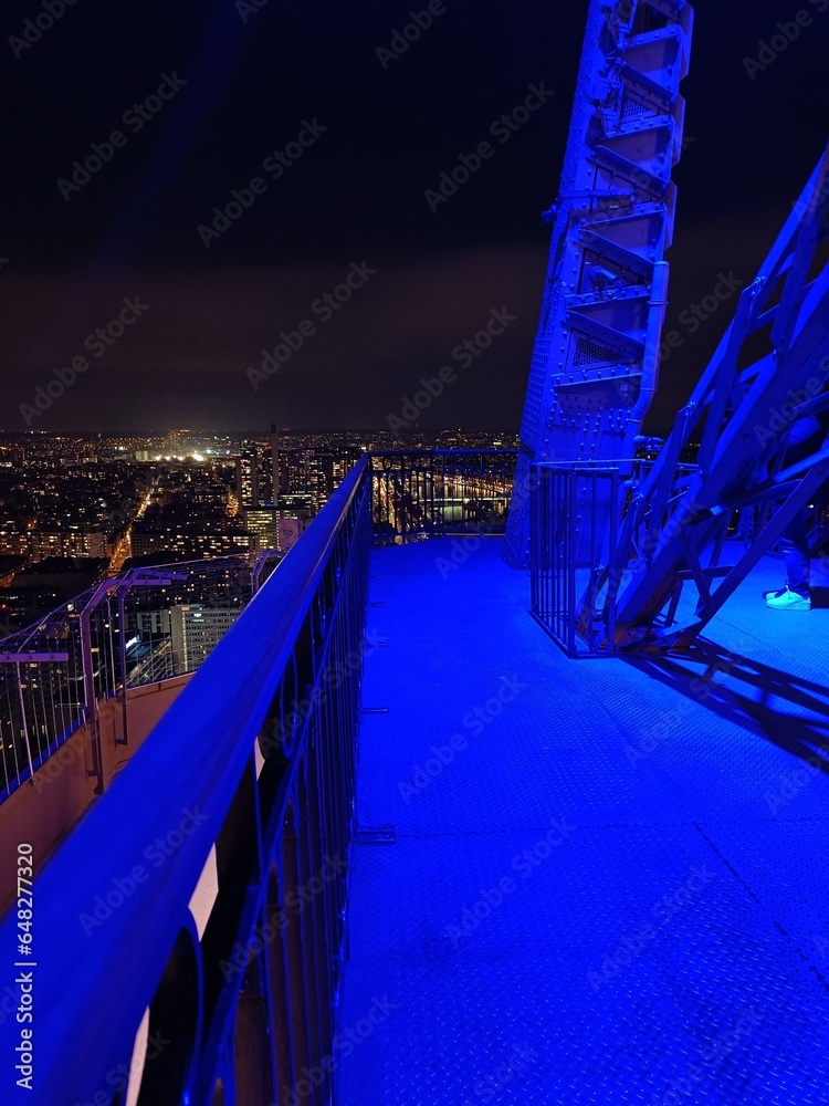 Obraz premium Eiffel Tower At Night
