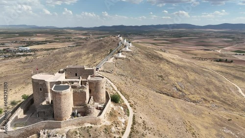 vista aérea del castillo de la Muela en el municipio de Consuegra, España	 photo