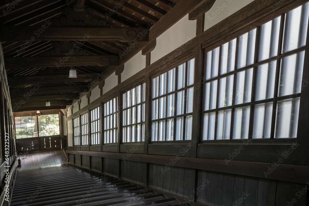 福井 夏の日差しが差し込む永平寺の美しい回廊