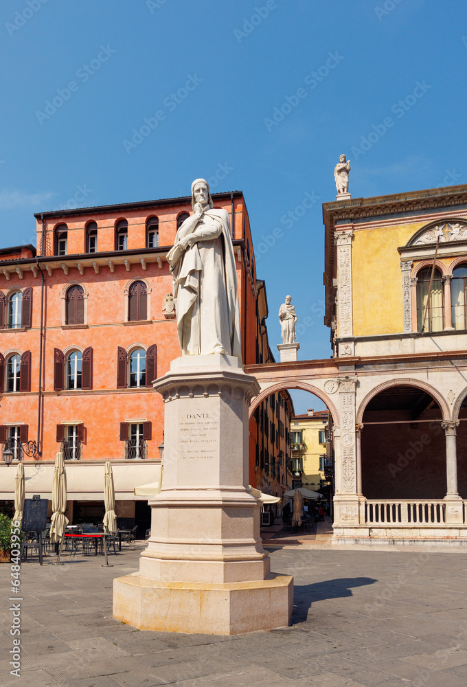 Piazza dei Signori - Travel in Italy, Verona