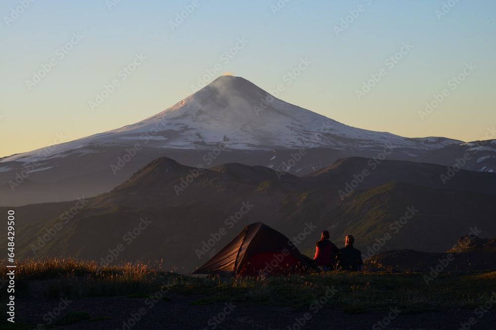 Camping vor Vulkan Villarica in Chile
