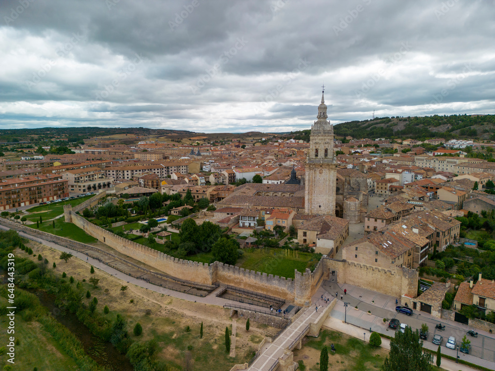 vista del bonito municipio del el Burgo de Osma en la provincia de Soria, España