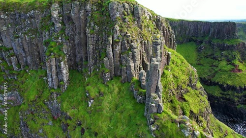 Giants Causeway - Northern Ireland - Orbitting the rock pillar on the mountain