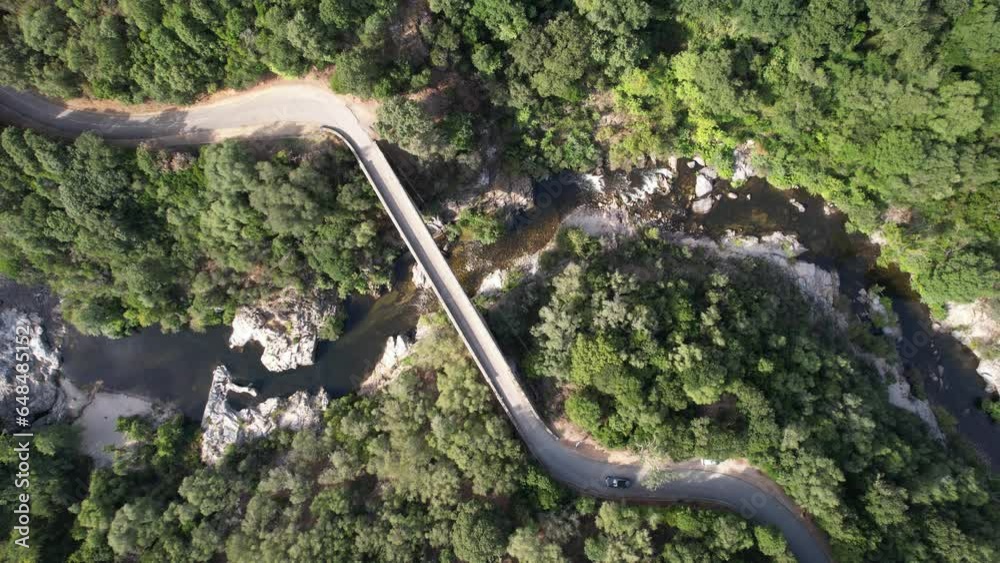 la vue aérienne sur un pont génois en Corse-du-Sud - France	