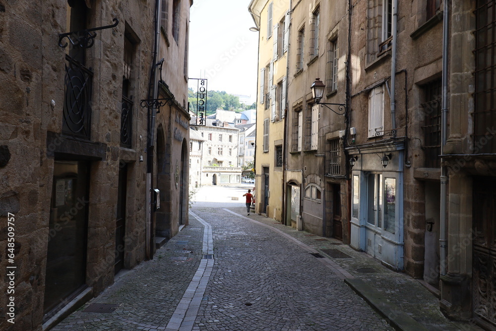 Rue typique dans la vieille ville, ville de Tulle, département de la Corrèze, France