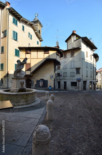 Bergamo, Piazza del Delfino