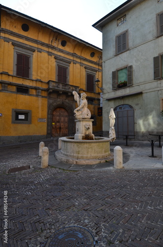 Bergamo, Piazza del Delfino photo