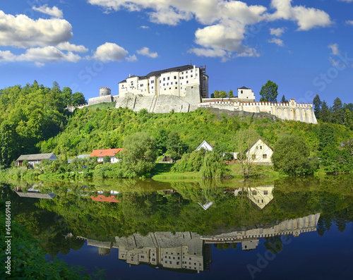 Obraz na płótnie Castle Cesky Sternberk (Czech Sternberk) and the Sazava River, Middle Bohemia, Czech Republic w salonie