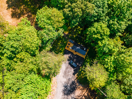 Cuadro en lienzo Aerial View of Catskill Mountain Cabin