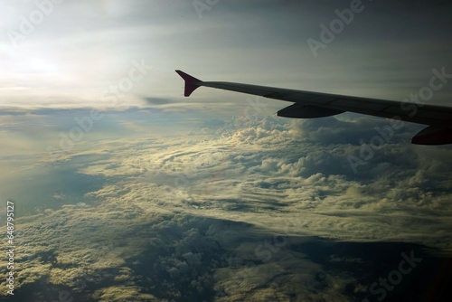 上空を飛行中の旅客機から撮影した夕暮れの雲海 （2022年5月） photo