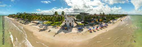 Imagem panorâmica da Praia da Igreja Velha de São Pedro, localizada em Tamandaré, no belo estado de Pernambuco, Brasil
