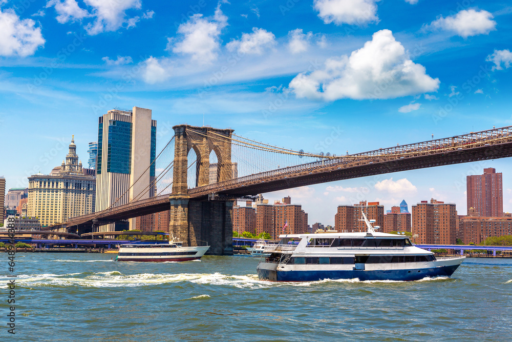 Brooklyn Bridge in New York - obrazy, fototapety, plakaty 