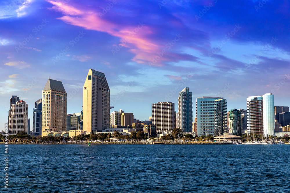 Obraz premium San Diego Bay in marina district