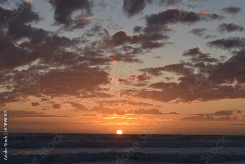 Couchée de soleil sur l'océan 